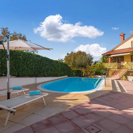 Holiday home Awesome In With Wifi Svetvincenat